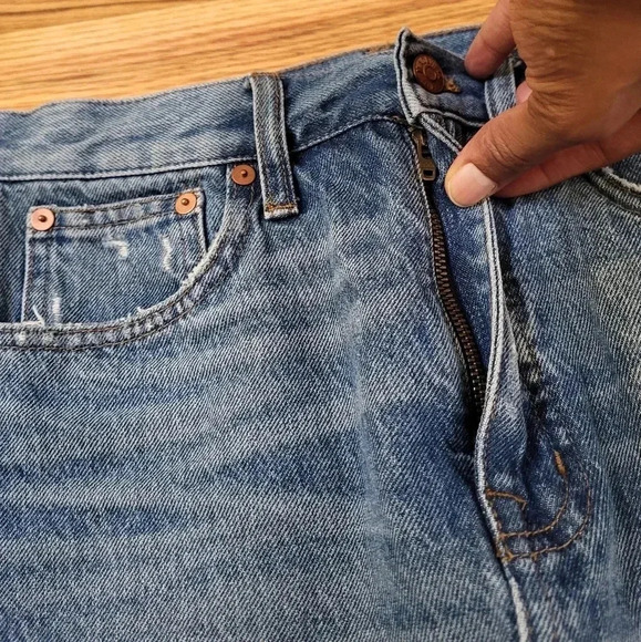 Madewell Classic High-Rise Old School Distressed Straight Leg Jeans(26) - Picture 8 of 12